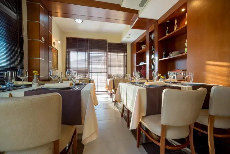 WGrand Hotel
