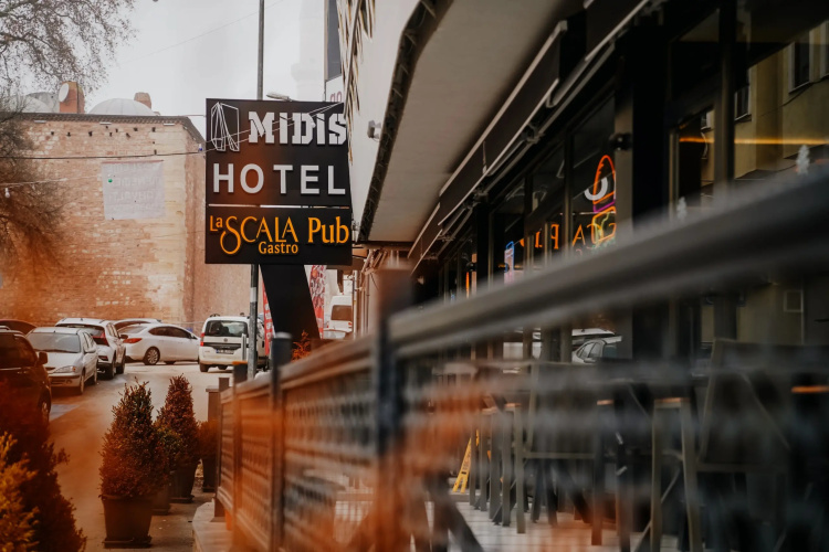 Midis Hotel