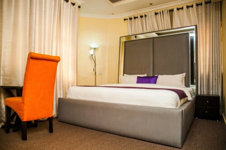 Executive Suite with balcony and with city view