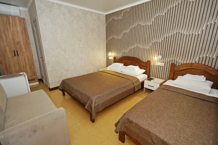Standard Triple room with balcony