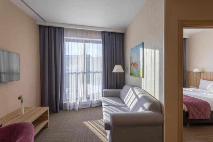 Harbor Club HotelOver view