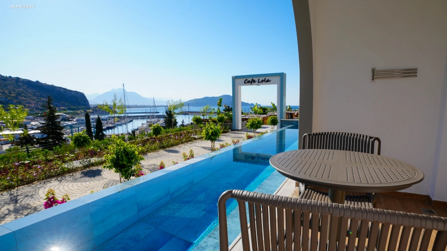Superior Swim-up Double room with balcony and with view