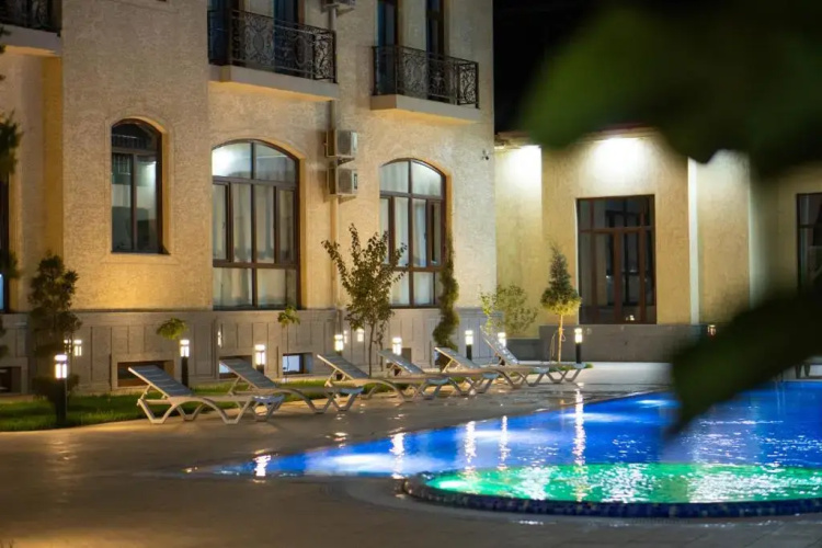 Air Plaza Hotel