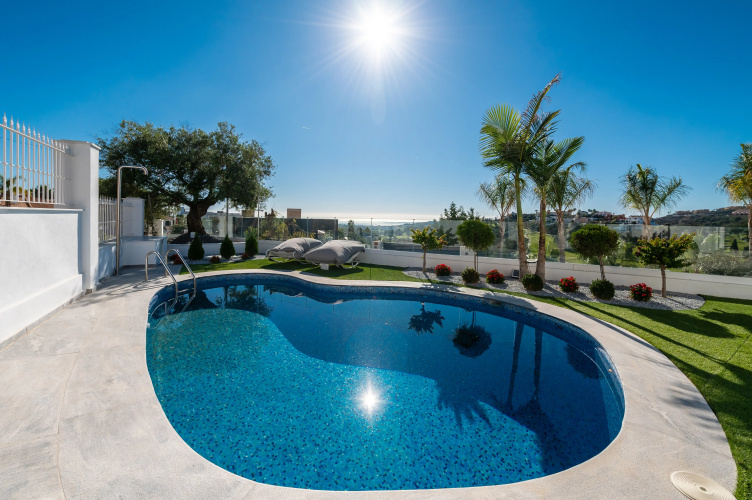 All About Villa Estrella de Oro