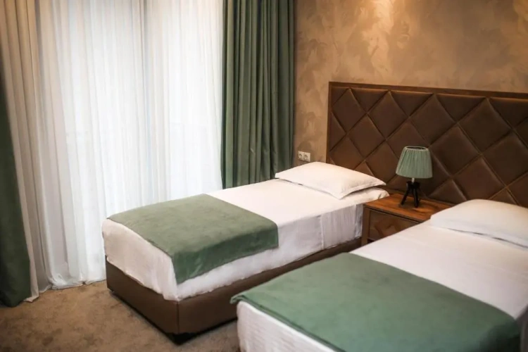 Standard Twin room with balcony