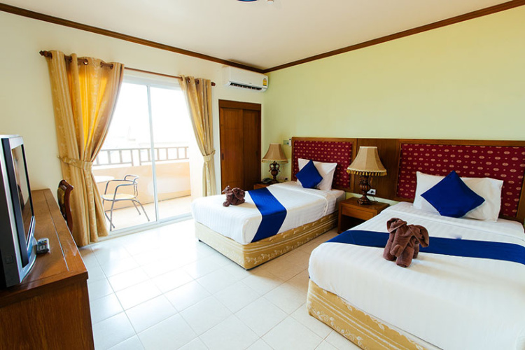 Standard Twin room
