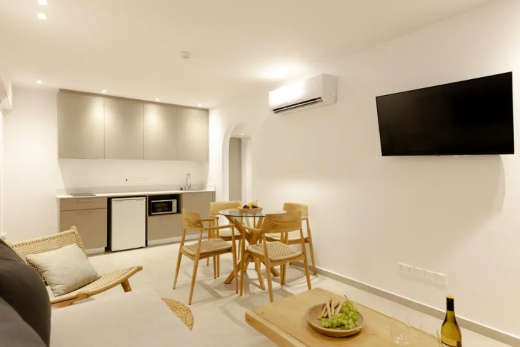 1 Bedroom Superior Apartment with balcony
