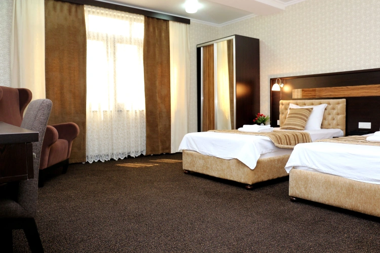Large Twin room