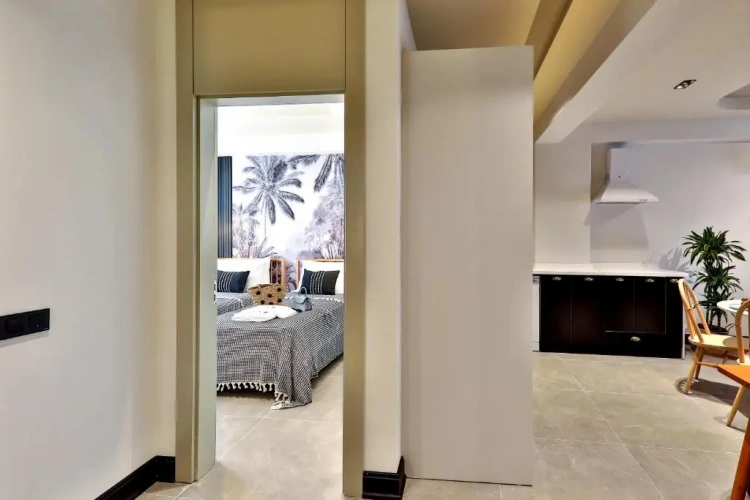 2 Bedrooms Quadruple Suite with balcony and with city view