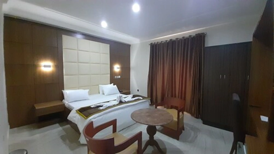 Deluxe Suite