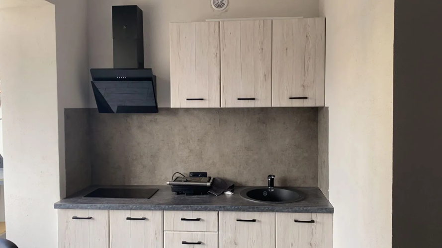 V Gagrah Flat