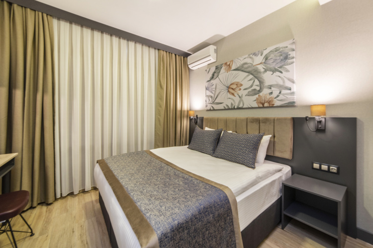 Standard Double room with city view