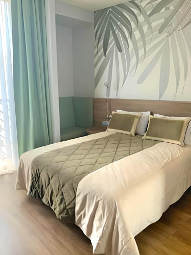 Фотография номера квартиры Апартаменты Дизайнерские с бассейном и морем вместимостью от 1 до 3 гостей от собственника