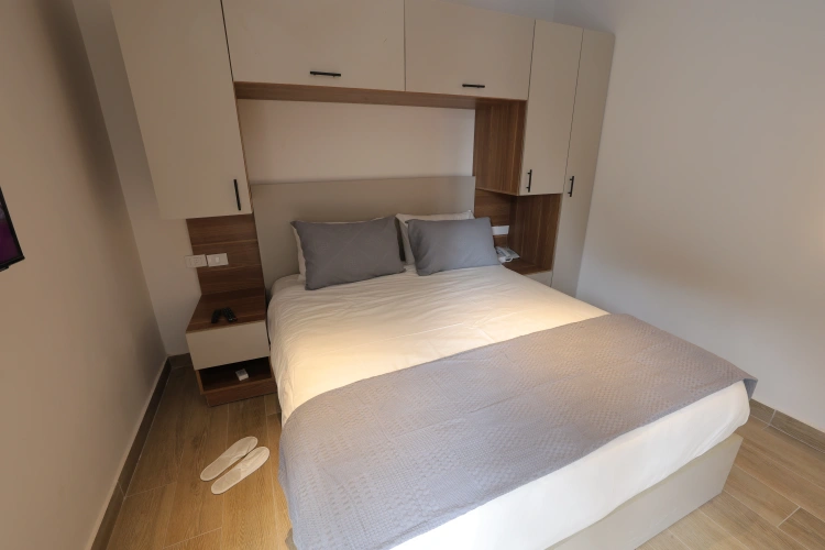Deluxe Suite with pool view
