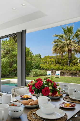 All About Villa Gladiolo