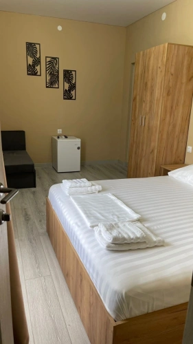 1 Bedroom Comfort room with balcony and with courtyard view