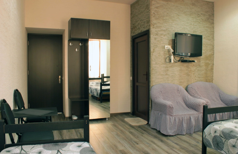 Standard Triple room