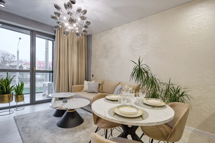 Novaya Studiya Yevrouyut V Elitnom Dome Apartments