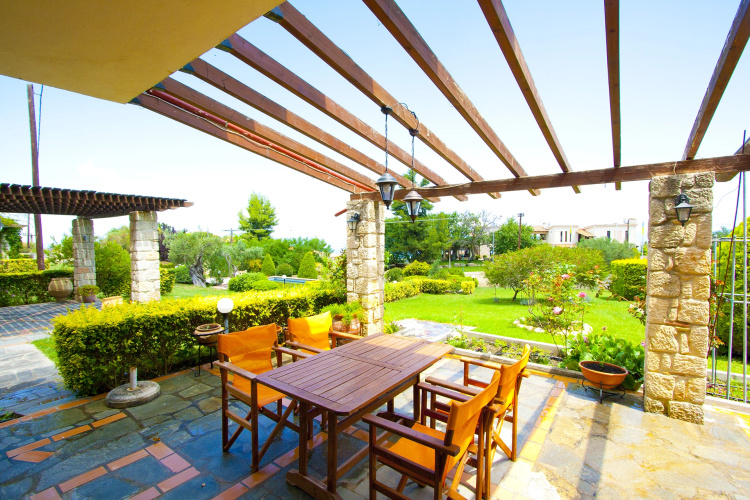 Bizmut Shared Pool Paliouri Villa