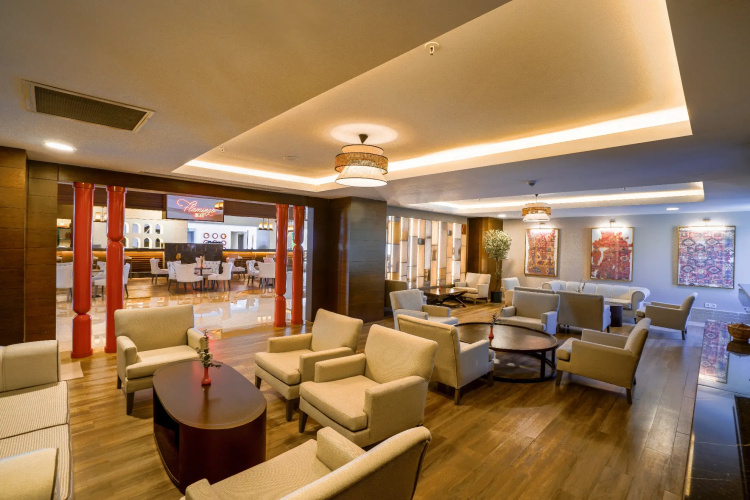 Side Aluna Hotel