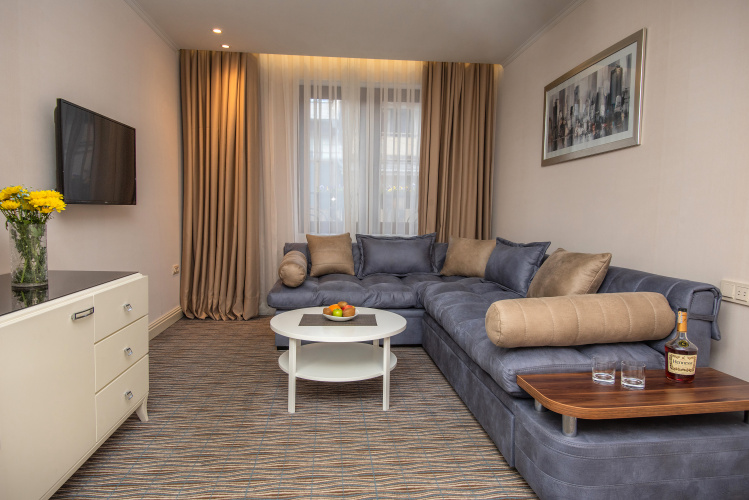 Double Suite