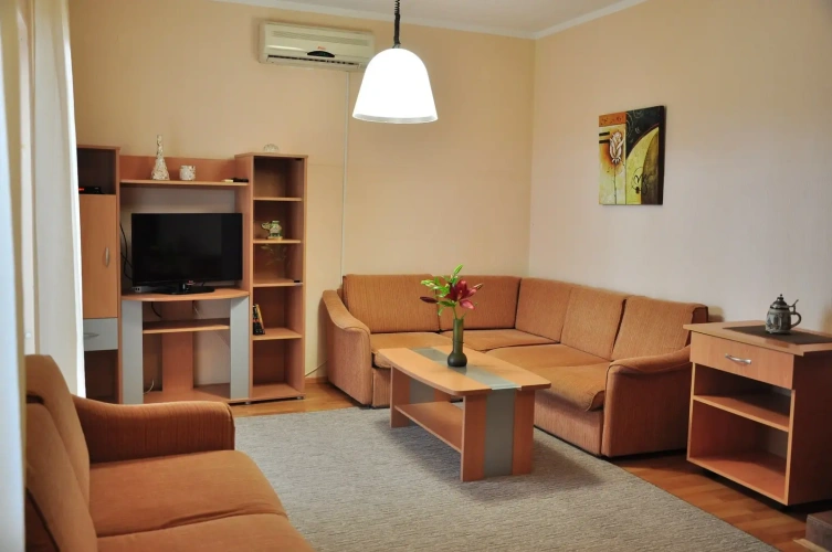 2 Bedrooms Apartment with balcony and with view