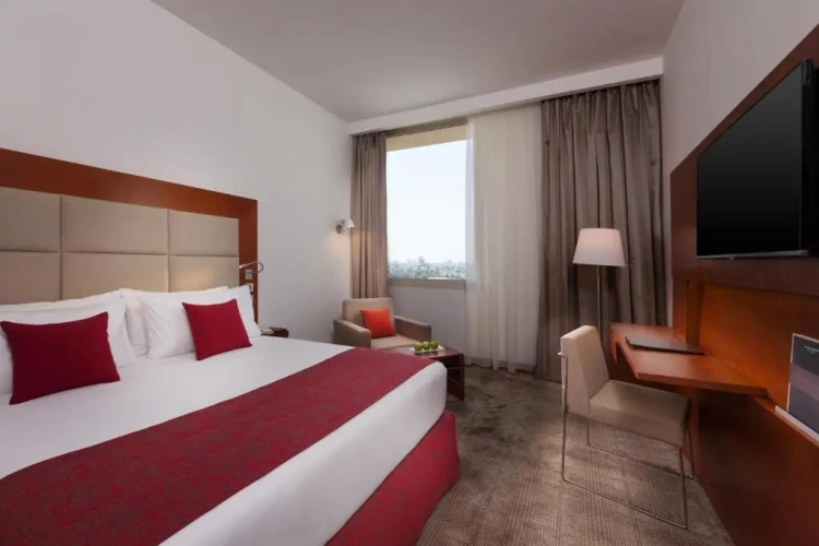 Deluxe Double room with city view