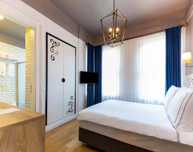 Classic Double room with city view