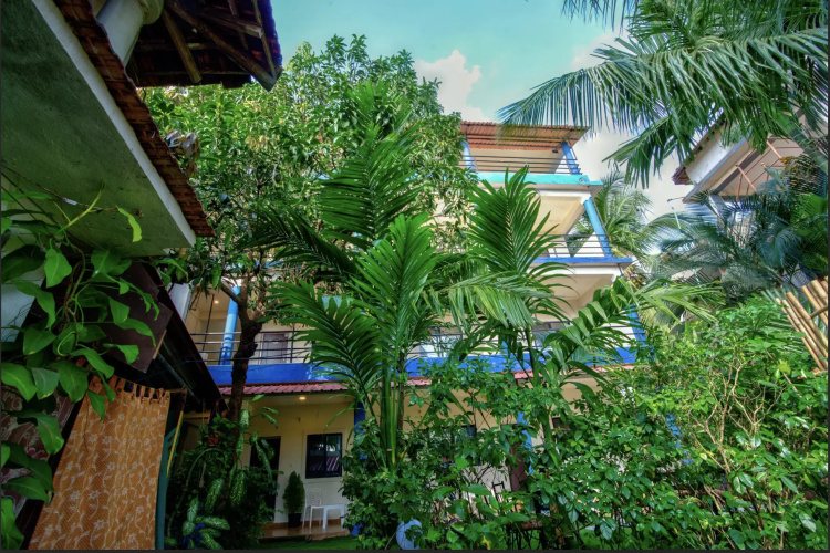 Aqua Wave by YogiTree Hotel
