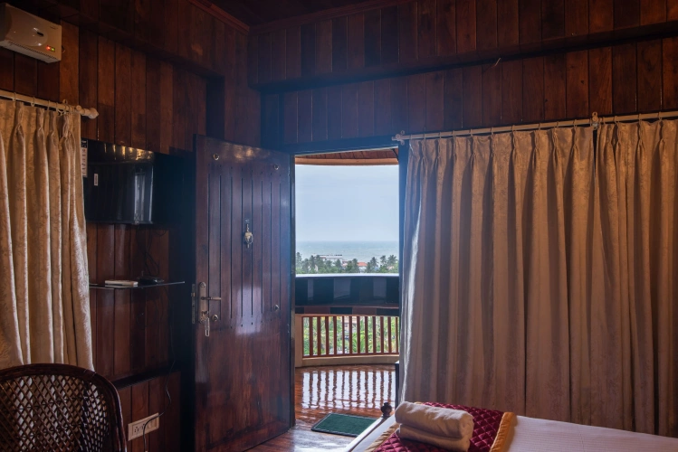 2 Bedrooms Comfort room with balcony and with view