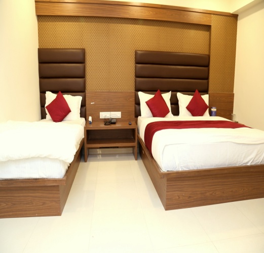 Deluxe Triple room with view
