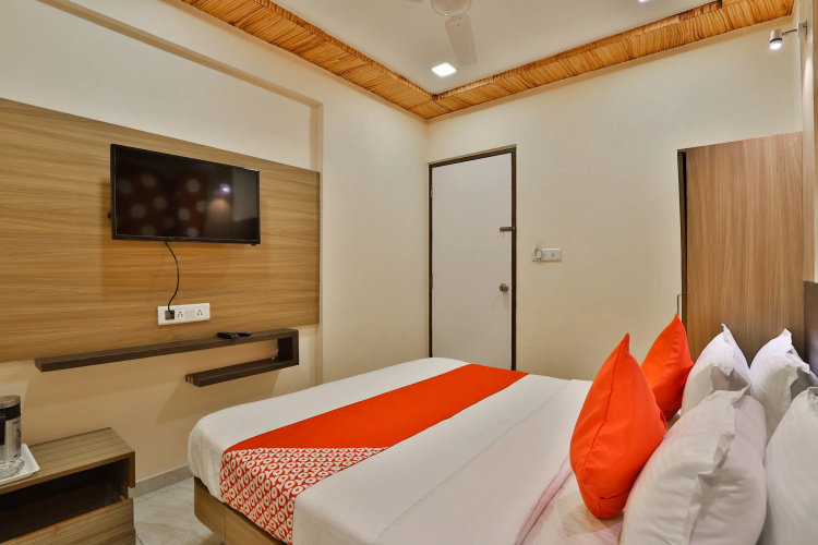 Shree Krishna Palace Hotel