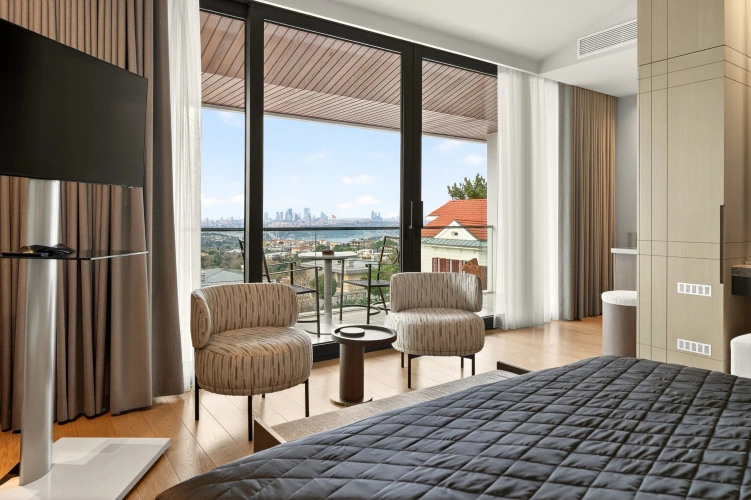 Suite with balcony