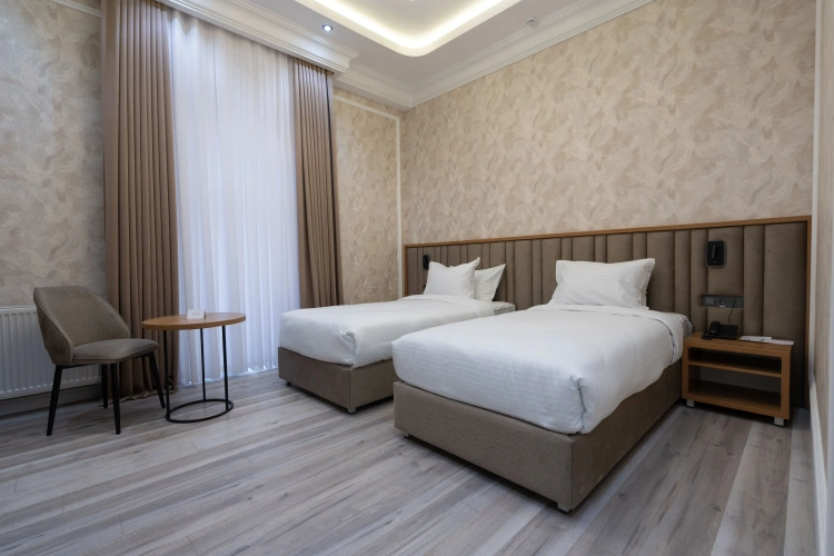 Standard Twin room with balcony