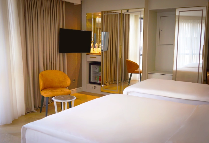 Standard Triple room