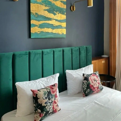 Deluxe room with balcony and with park view