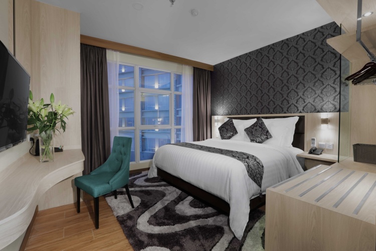 3 Bedrooms Apartment