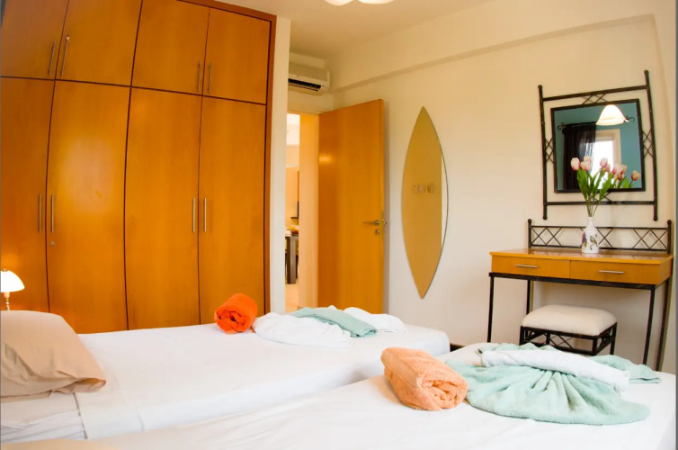 4 Bedrooms Villa