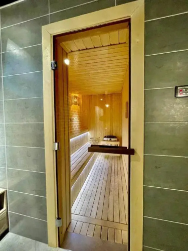 Alpha Plaza Hotel