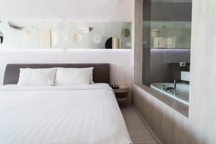 Superior CHIC Tower Double room with balcony and with city view