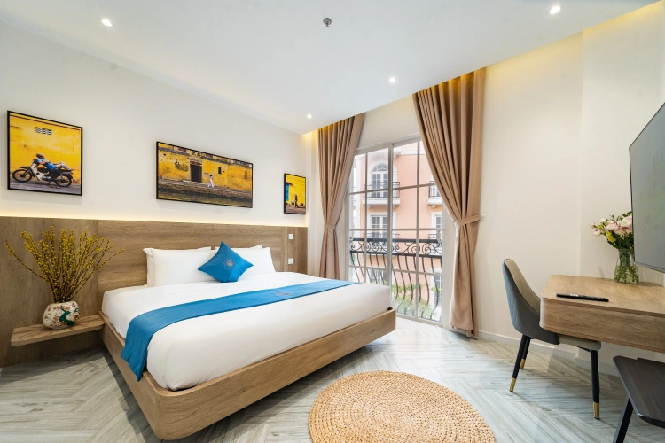 Suite with balcony and with view