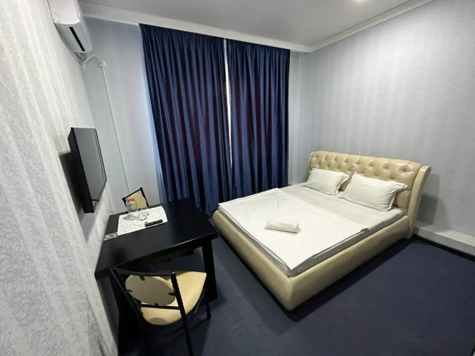 Mazhor Hotel
