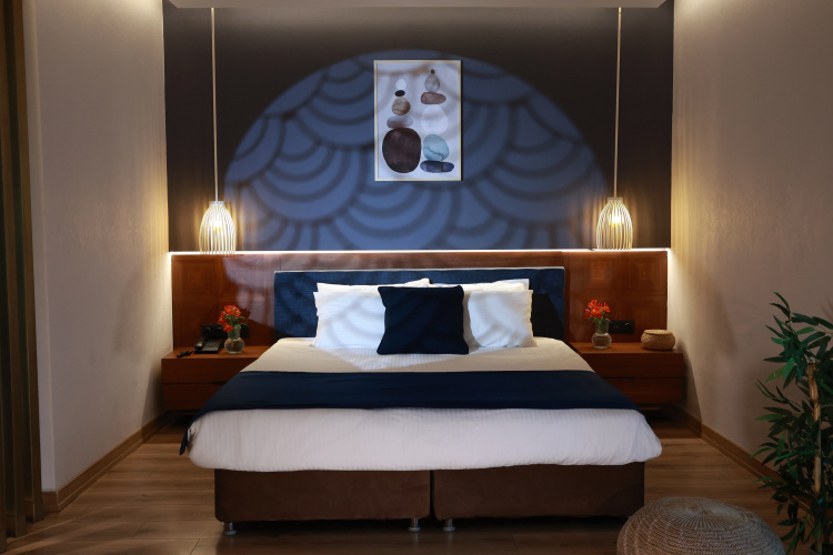 Revia Square Hotel