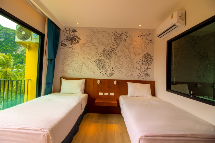 Twin room with balcony
