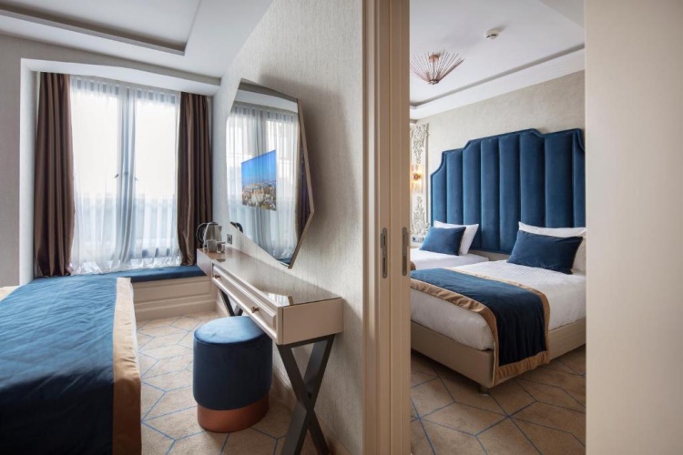 Deluxe Quadruple room
