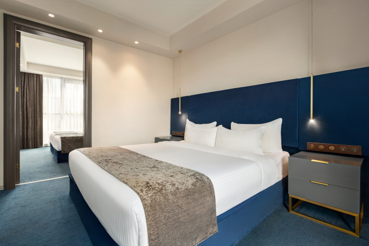 Ramada By Wyndham Tbilisi Old City photo 12