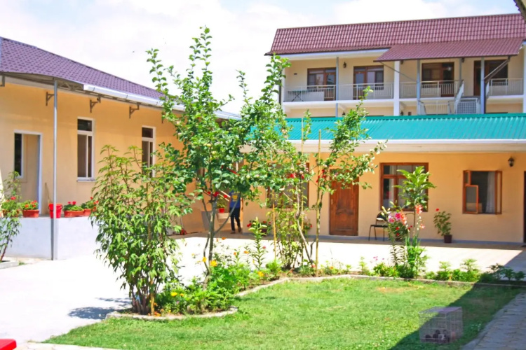 Amina Beach Guest House