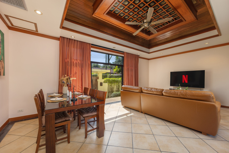 Traditional Thai 2BR in Baan Bua Estate Villa