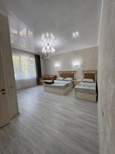 Standard Quintuple room with courtyard view