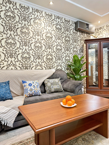 Ulitsa Sadyka Azimova 63 Flat
